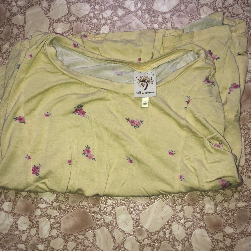 Large crop top shirt! Yellow with flowers